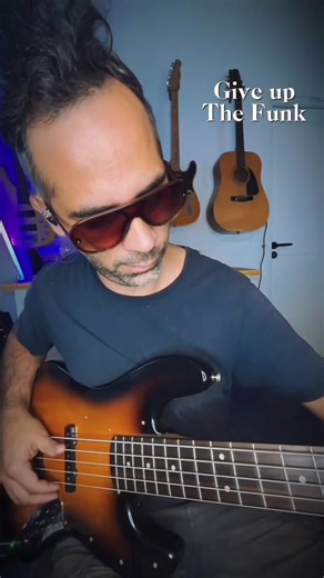 Subiendo el video una vez más a ver si ahora me lo aceptan #musico #funk #finde #bajista #bass