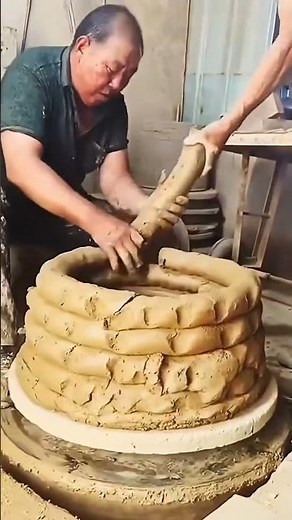 Master Potters Crafting a Gigantic Clay Pot with Traditional Techniques#pottery #ceramics