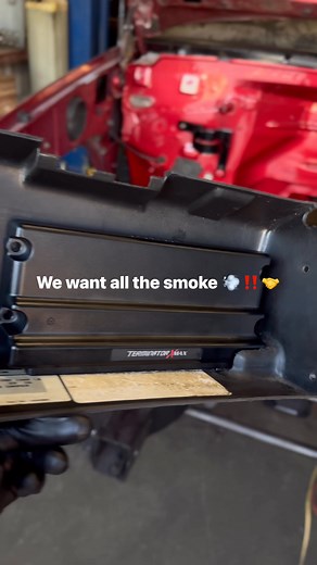 Clean glove box install | Javier Cabrero