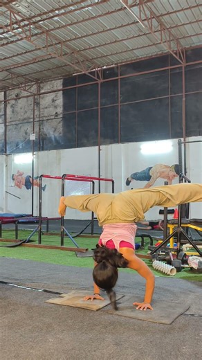 name for this move 🤔🔥 #discipline #handstand#motivation