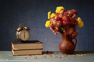 介词词组：in private、in secrete、in detail