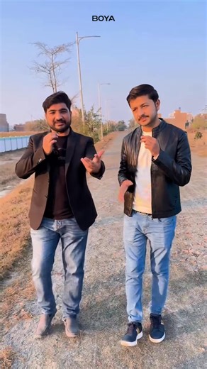 BOYA Mini – The World’s Tiniest Wireless Microphone Meet BOYA Mini, the smallest and lightest wireless mic ever—weighing just ≤ 5 g! Its thumb-sized, sleek design clips effortlessly onto any outfit, giving you a seamless, stylish, and weightless recording experience. Perfect for vlogging, reels, TikTok, interviews, podcasts, and on-the-go content creation. ✨ Key Features: • Thumb-sized & ultra-light (≤ 5 g) • NC & Voice Changer for fun and clean audio • Studio-quality sound • Plug and Play with 