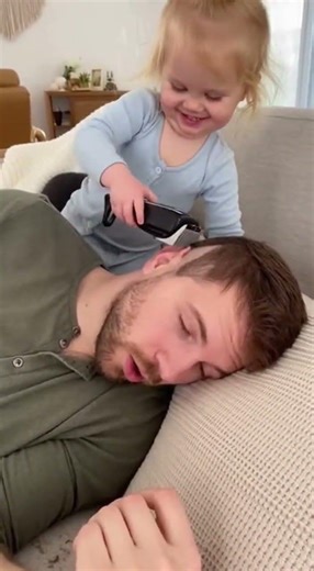 Dad Wakes Up BALD?! Baby’s Surprise Haircut 😂✂️ #FunnyBaby #DadLife #ShortsBaby