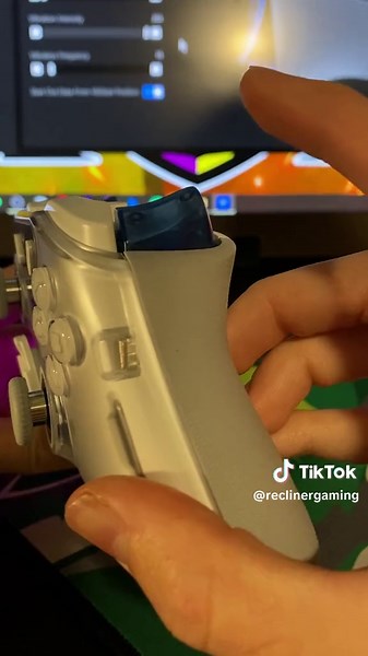 Recoil Triggers on Xbox Controller! #gaming #gamingsetup #xbox #flydigi #procontroller #reclinergaming