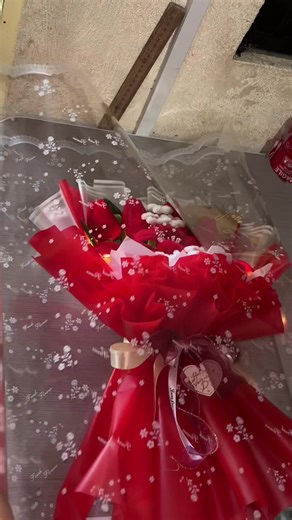 DIY Plastic Bags for Flower Bouquets