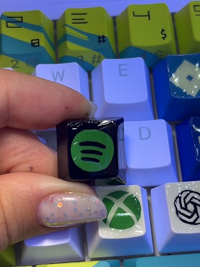 Creating a Spotify Logo Using Keyboard Keys
