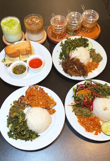 Ayam Nelongso Jadi Cafe? Kuliner Malang Ayam Goreng Nelongso
