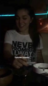 Bu dünyada ne dost gördük ne sevda Her yanımız yılan, çiyanla dolmuş | Türküler Özümüz