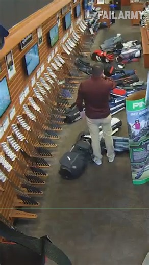 Really threw a wedge into his day 😅🏌️ | FailArmy