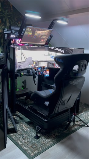 Arno Pragt on Instagram: "Setting up the streaming cam and lights …. Soon live on YouTube, TikTok and Instagram. Stay tuned Rig: @simlab_official P1X ULTIMATE Wheelbase: @simagicofficial Alpha Steering wheel: @ascher.racing Ultimate offcourse with the @lovelysimracing dashboad Pedals: @heusinkveldofficial Sprint with Simagic haptics Buttonbox: @precision_sim_engineering pro switch panel Webcam: @insta360 link 2c #fypage #fyi #simlab #pcgaming #simulator simrig"