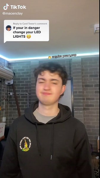 Replying to @Card Tower press the arrow three times fast.. 🔥😮 #fyp #blink