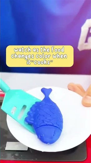 The magic happens when you cook—color changing food #playkitchen #satisfying