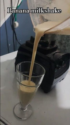 Making Banana Milkshake 😍 | Easy & Tasty Recipe #food #bananajuice #summerdrink