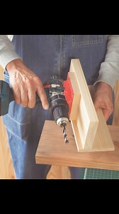 ドリルガイド Drill Guide これは垂直穴あけ以外にもたくさんの応用ができます。 #木工 #jig #治具 #diy #投稿13回目 #woodworking | Yasuhiro Hino
