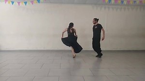 #ElGato La primer danza que todos aprendemos al acercarnos a la danza folklórica!💃🕺 Una de las más bailadas en las peñas! La de paso ágil y ritmo vivo! Version musical: Kuki Errante - Violinista #Miercoles 🕣20 hs en el Curso Intensivo para Principiantes: - El Gato y sus variantes - #Profes Jenny y Dennis Toda la #Info en: 👉 https://bit.ly/2r1zgXr | Folklore Estudio