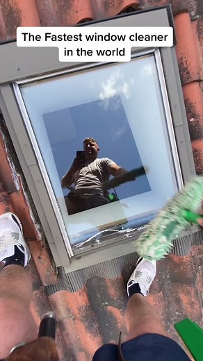 #windowcleaninglife #cleaningtiktok #foryoupage #satisfyingthings #soap #fypシ