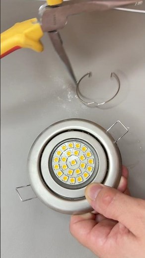 How to Replace a Ceiling Light