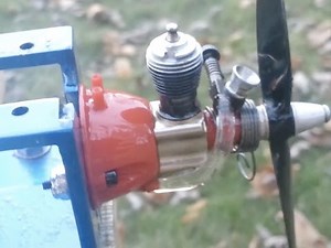 First Run -World's Smallest Traveling Engine- Cox TD .010 CEF