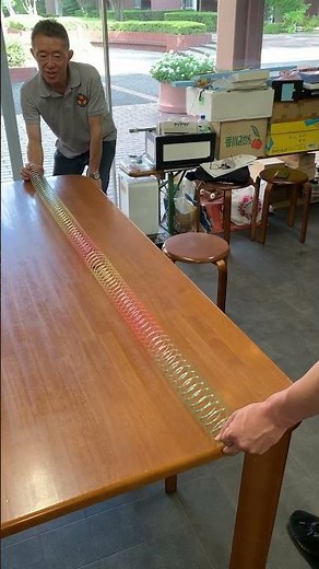 スリンキー縦波横波の速さ測定（村田さん）