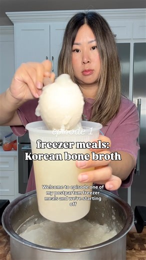 Kat Chao on Instagram: "EASY KOREAN BONE BROTH! In Korean culture (and many Asian cultures), the postpartum period is all about rest, recovery, and replenishing nutrients. We’re told to avoid anything cold, limit movement, and focus on warming, nourishing foods. Since broth is the base of so many postpartum meals, I made a big batch of beef bone broth to freeze. That way, I can sip it during recovery or use it in soups. Bone broth is rich in collagen, supports gut health, and is amazing for skin