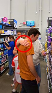 Surprising meeting leads to lively conversation. | La vita è bella