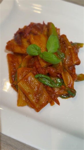 “I Cooked Rigatoni in the Sauce Instead of Water! 🍝”