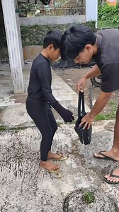1.6M views · 19K reactions | DIY tahap percobaan cosplay batman untuk anak dengan tinggi 120-130cm apakah ketika di coba kebesaran atau kekecilan mari kita menilainya bersama #DIY #cosmake_heroic #cosplaybatman #batmananak | Cosmake Heroic | Facebook