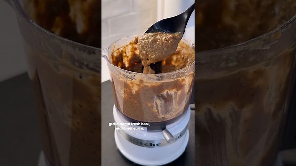Sun-Kissed Tomato Walnut Salad ☀️🥗