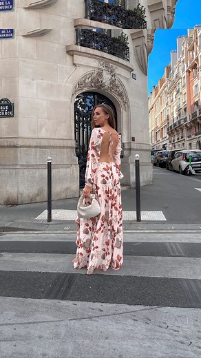 𝐋𝐀𝐔𝐑𝐀 𝐁𝐋𝐀𝐈𝐑 | Hands up whose not over feminine floaty dresses 🙋🏼‍♀️Dress is from @annelouiseboutique #outfitinpiration #outfitinspo #springfashion... | Instagram