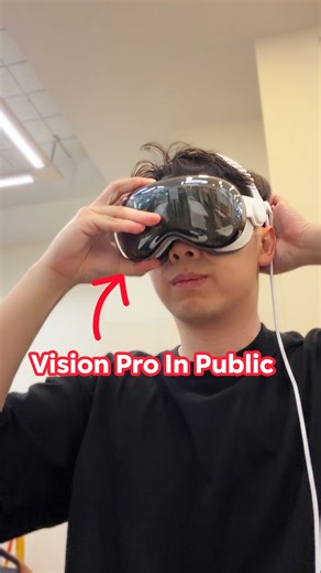 Using Apple Vision Pro in Public! 🥽☕