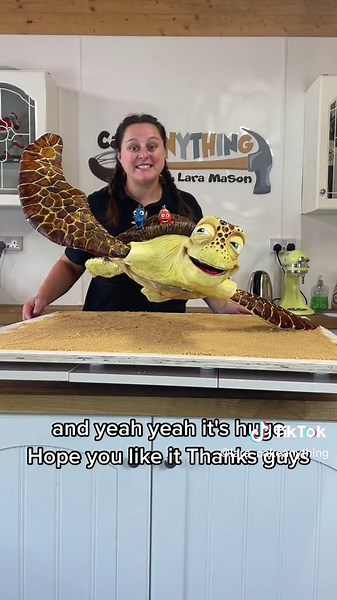 Making a Lifesize Crush Cake from Finding Nemo 🐢