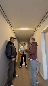 Wir spielen unseren Song am Montag live in Düsseldorf @_christophsakwerda 🙌🏻 Weltpremiere 🤓 Schnappt euch eins der letzten Tickets für meine Coming Home Show in der Bio ❤️ | KAYEF