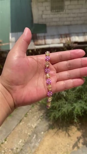 Making a Cute Beaded Flower Bracelet 🌸📿 | Beady Vibes by Veno