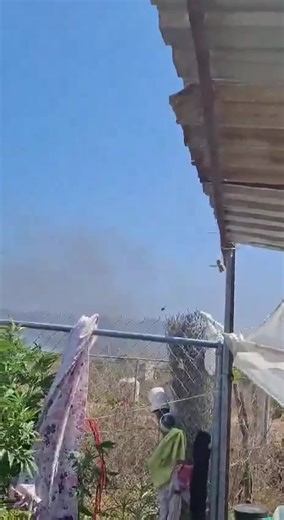 🚨🇲🇽HELICÓPTERO ARTILLADO CON MINIGUN ABRE FUEGO CONTRA NARCO-BLOQUEO🚁💥🐓 Se reportó el sobrevuelo de un helicóptero artillado Black Hawk que abrió fuego contra sicarios del Cártel Jalisco Nueva Generación en localidades de Puerto Vallarta, Jalisco. Fuente: Ivans News #fye #apocalipsis #jalisco #mencho