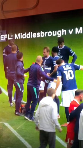 Millwall fans chanting “Keir Starmer’s A Wanker”. Absolutely brilliant🤣👏🏻🇬🇧