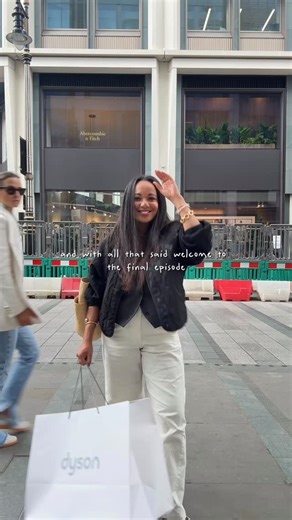 Courtney Briggs on Instagram: "The FINAL episode of “the year I fall in love with my wardrobe” I like to call this “the one with the habits” I’ve seen so many people’s habits they’ll be sticking to and I’ve collated my favourite ones. So first up is - one in, one out rule So if I buy something new, something old has got to go! Hoping this will lead to less clutter in my wardrobe and alleviate those overwhelming clear outs. - a 30 day wishlist If I want something I write it in my notes app & whac