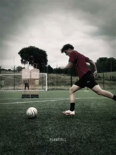 The Art Of Top Bins 🎯☠️
