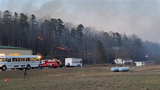 WILDFIRE LATEST: The Crooked Creek Fire in McDowell County has grown to 200 acres and is now 5% contained. https://trib.al/BXk1y2Y | WSPA 7News