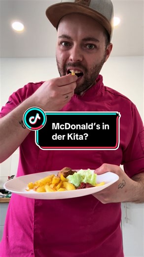 Selbstgemachte Chicken Nuggets und Pommes für Kinder
