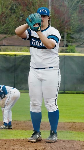 Thick pitchers know how to handle their balls ⚾ #baseball #baseballboys #fatman #bigboy #alphamale #chubbygang #dadbod #zaddy #meninuniform #thick #thickerthanasnicker #thickfit #thicktoker #fatguy #thickthighessaveslive #gay #gyat #gaybear #bearsoftiktok #pitcher #american #belly