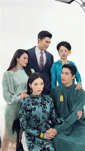 Poster căng thẳng lắm mà hậu trường thì… ------------------- Chị Chị Em Em 3 | Dự kiến khởi chiếu: 16.10.2026 #ChiChiEmEm3 #CCEE3 #WillVu #PNJ #DownyLuxe