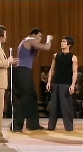 Bruce Lee Dodges 3 Attacks Without Moving 😳 (Real Skill Explained)