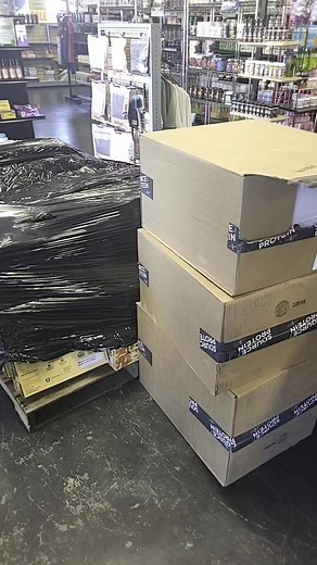 Rule 1 Restocked!! Casein- Slow digesting Protein powder Collagen- great for hair, skin, nails, tendons, joints, and improving the musculature of your eyes! Whey- mid digesting protein powder, heat for post workout or a snack between meals. Fruits and Greens- antioxidants, prebiotic, fiber and digestive enzymes. Isolate- instantaneous release protein powder, great for post workout. Clean Gainer- great for getting extra carbs, protein, and fats in for quality nutrient sense calories. #rule1 #prot