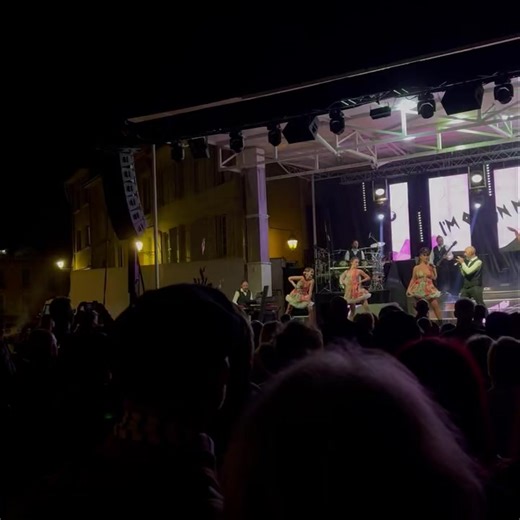 ✨ Quand la musique de orchestre_jean_ribul réunit tout le monde… quelle énergie ! 💙 #fm #Pyrénées #saintgaudens #jeanribul #pyreneesfm | Pyrénées FM
