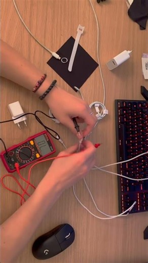 Pourquoi ton câble iPhone casse (et la solution d'un ingénieur) 🛠️