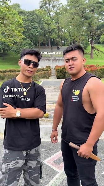 kayak gini mau nantang andi cobra. kalian berdua saya tampung