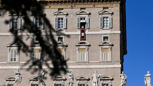 Pope at Angelus: With Jesus, we can always begin anew - Vatican News