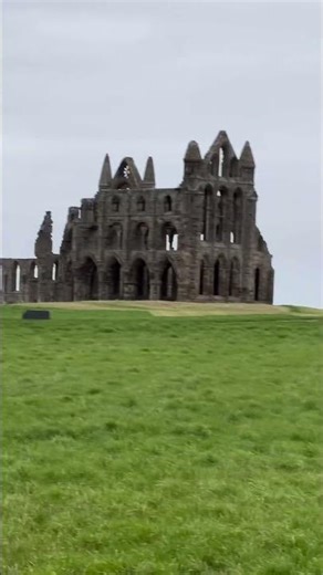 Whitby Abbey #ruin #unitedkingdom #whitbyabbey #mustseeplaces #travel