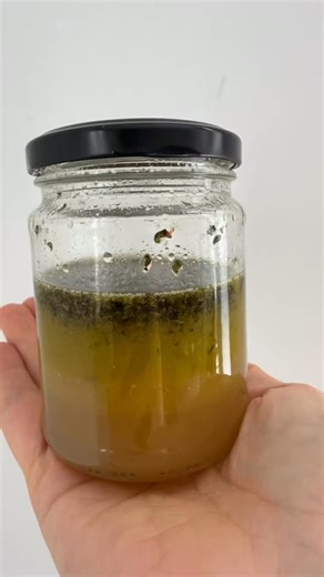 Vinaigrette, latholemono that sits in your fridge ready to be used to dress a salad, meats, fish or vegetables. Enjoy. Gc @culinary_wonderland @masterfoods @discoverthewildolive | George Calombaris