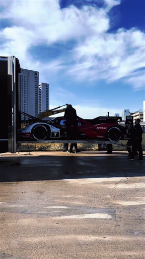 Detroit Auto Show Unloading Day Highlights